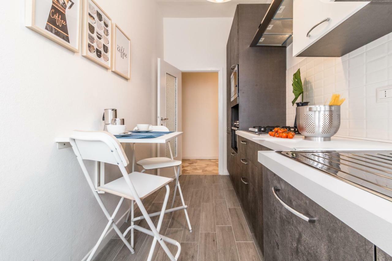 Joivy Modern 1-Bed Flat With Balcony In Portello Милан Экстерьер фото