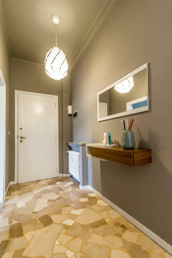 Joivy Modern 1-Bed Flat With Balcony In Portello Милан Экстерьер фото